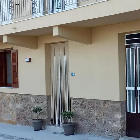 Molaoi Apartment *