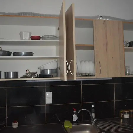 Ισόγεια γκαρσονιέρα πλήρως εξοπλισμένη * Μολάοι
